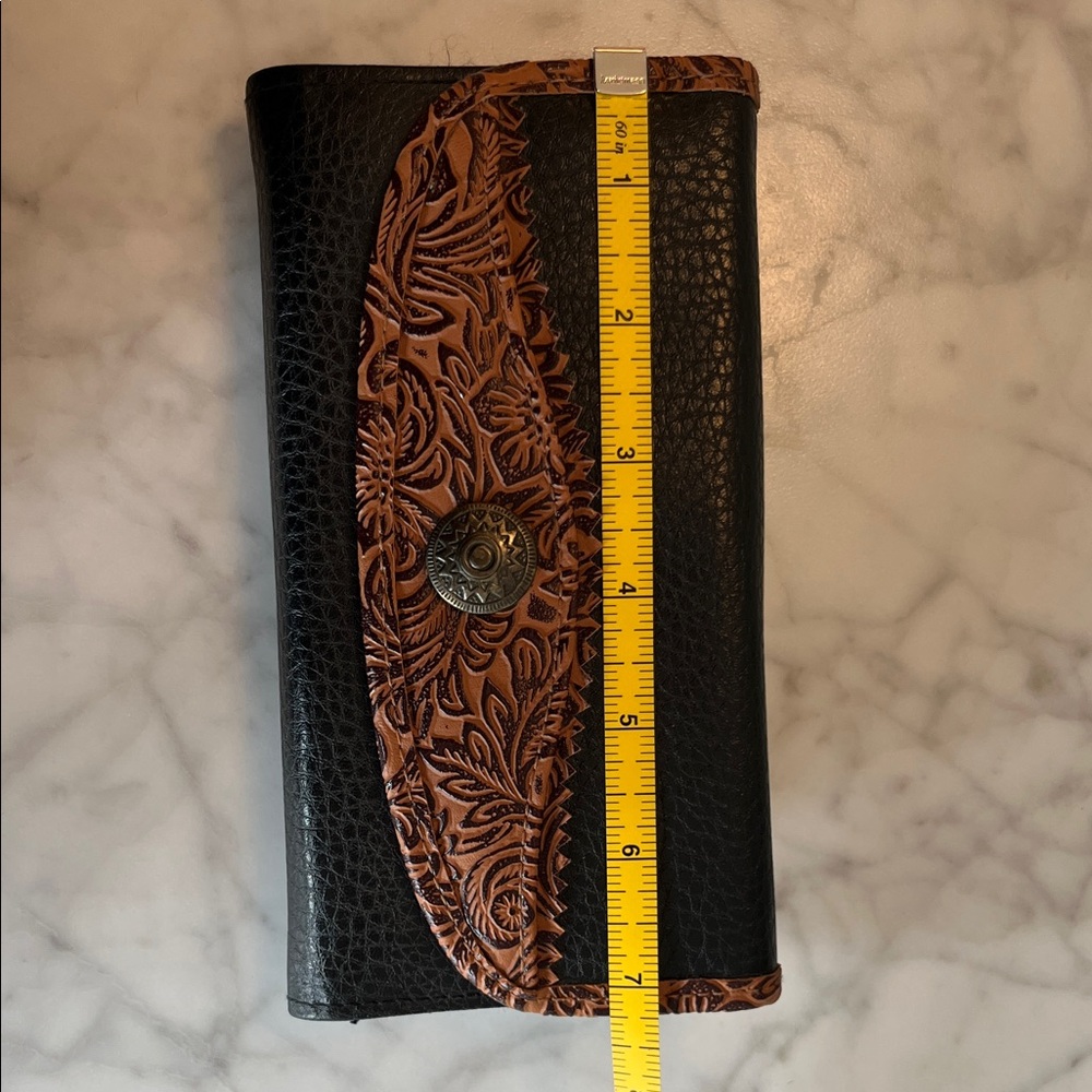 Elegant Black and Brown Tooled Leather Women's Wallet - Picture 6 of 7